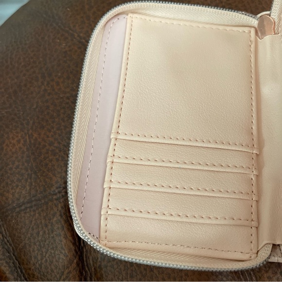 Loungefly Disney Princess Cream and Pink Wallet - Picture 4 of 4